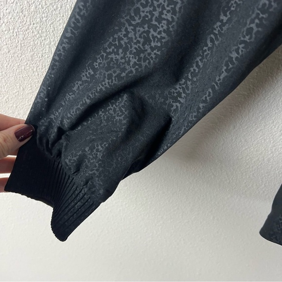 NWOT Athleta Racer Running Free Jacket Printed Black Cosmos Hooded Running Women - Picture 8 of 15